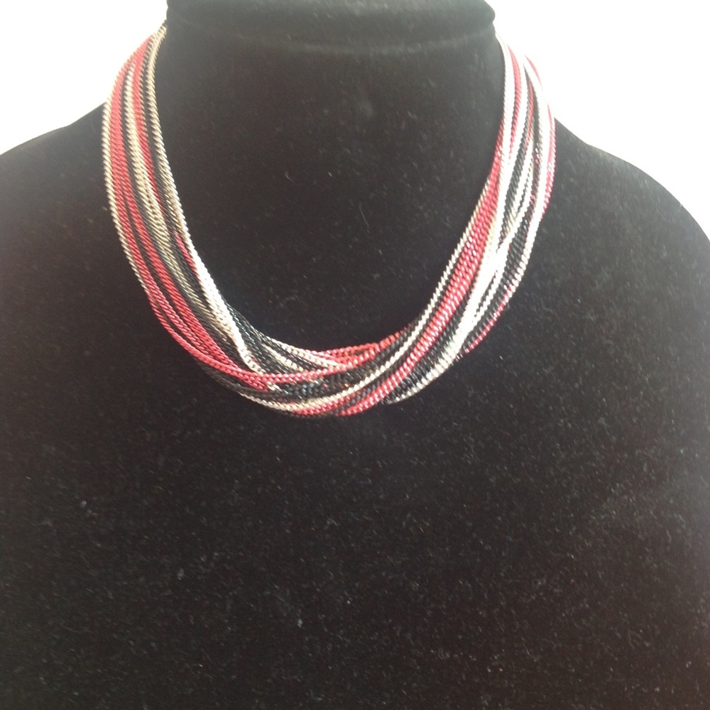 NWT Guess silver-pink-black & white chain necklace